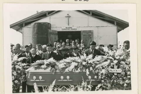 Mourners at Sadaji Kojima's funeral (ddr-densho-37-1523)