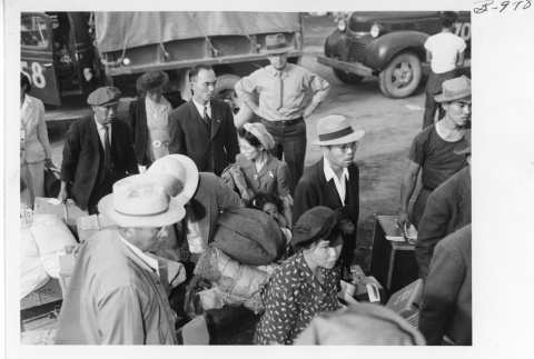 People transferred from Tule Lake registering for housing (ddr-fom-1-917)