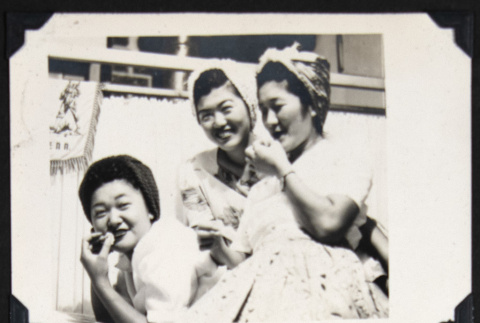 Lily, Kiyo, and Grace (ddr-densho-542-597)
