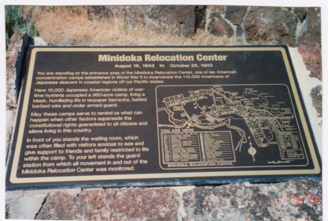 Photo of the Minidoka visitor plaque (ddr-densho-483-7)