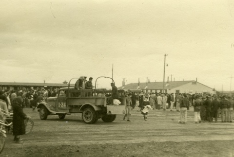 Japanese Americans arriving at Amache (ddr-densho-159-15)