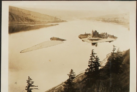 Aerial view of islands in the Columbia River (ddr-densho-259-205)