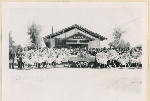 Mourners at Arthur Kodani's funeral (ddr-densho-37-2034)