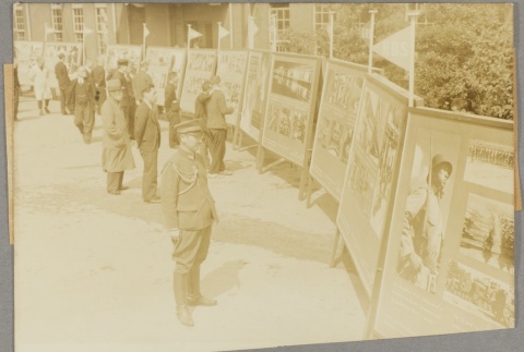 People looking at a military exhibit (ddr-njpa-13-1529)
