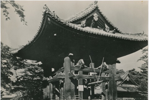 Bell in Nara Park (ddr-densho-299-218)