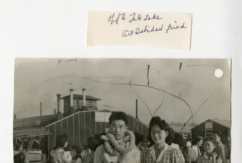 Atsushi Art Ishida and Hisako Yatabe leaving for the Tule Lake camp (ddr-csujad-38-109)