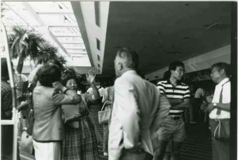 Departing the JACL National Convention of 1986 (ddr-densho-10-26)