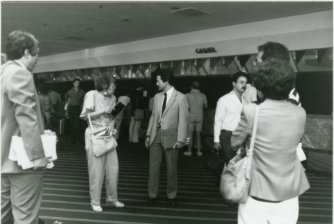 Departing the JACL National Convention of 1986 (ddr-densho-10-27)