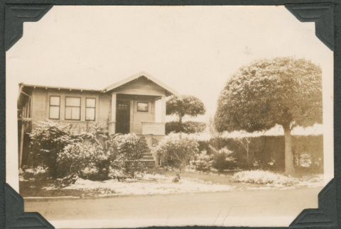 Snowy front yard (ddr-densho-433-812)