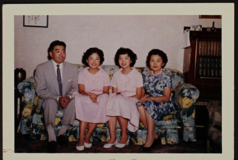 Maeda family picture (ddr-densho-287-579)