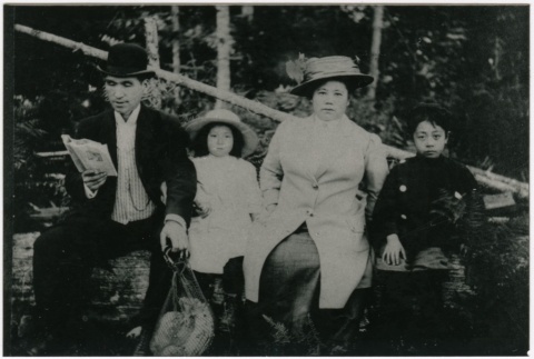 Mr. and Mrs. Kihachi Hirakawa with the Okazaki children (ddr-densho-353-309)