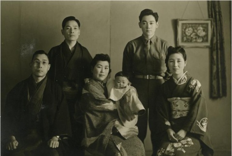 Family portrait (ddr-densho-166-2)