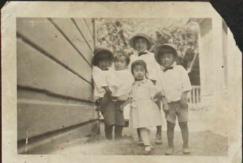 Five Nisei siblings as children (ddr-densho-259-158)