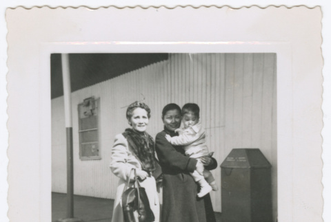 Mitsuye Yabe with Woman and Child (ddr-ohs-1-157)