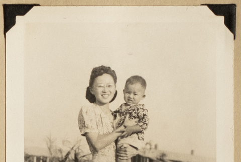 Mrs. Ota and Henry (ddr-densho-542-569)
