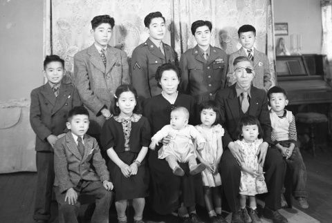 Family photograph (ddr-fom-1-433)