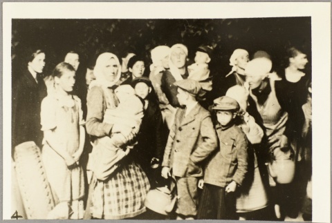 Polish women and children (ddr-njpa-13-1064)