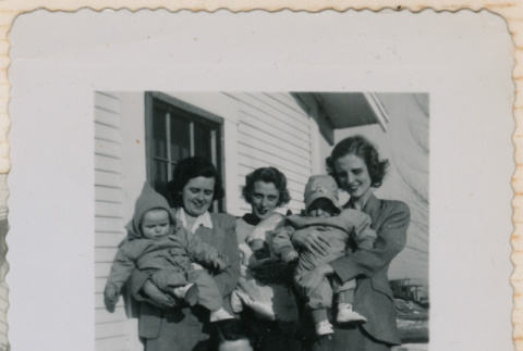 Group of women with children (ddr-densho-462-181)