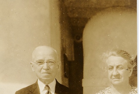 A couple standing (ddr-njpa-1-1925)