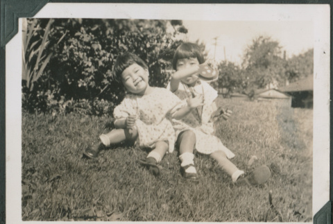 Two young girls (ddr-densho-355-432)