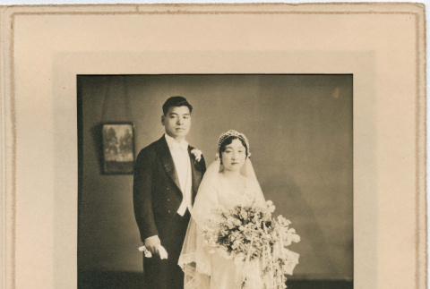 Japanese American bride and groom (ddr-densho-26-291)