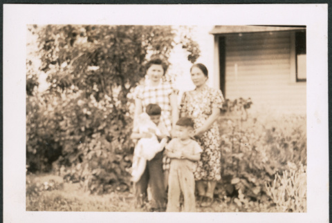 Photo of two women and two children (ddr-densho-483-327)