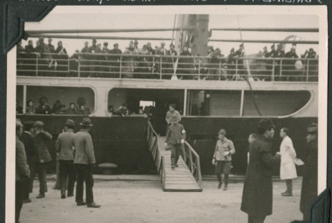 Repatriates arrive in Japan (ddr-densho-397-355)