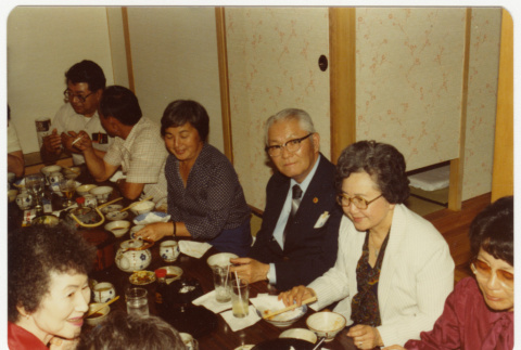 Commission on Wartime Relocation and Internment of Civilians dinner meeting (ddr-densho-346-6)