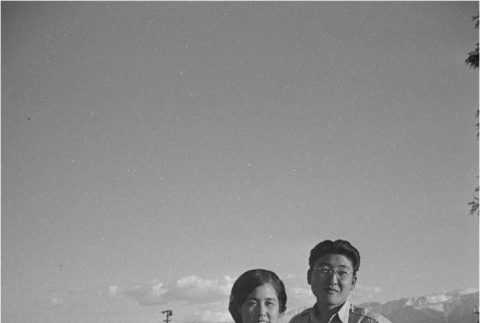 Japanese American man and woman (ddr-densho-153-330)