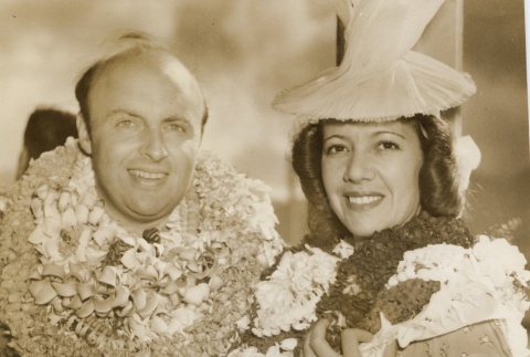 Lily Pons and Andre Kostelanetz arriving in Hawai'i (ddr-njpa-1-1340)