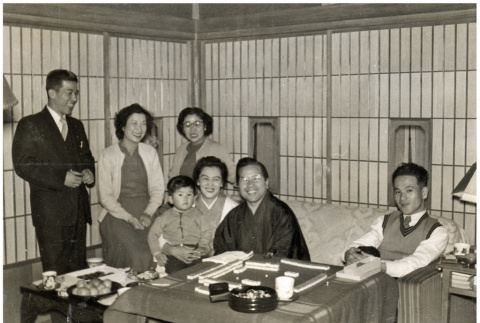 Group photo playing mahjong (ddr-densho-494-13)