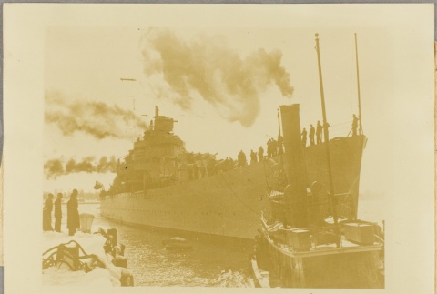 The USS Phoenix pulling into a dock (ddr-njpa-13-127)