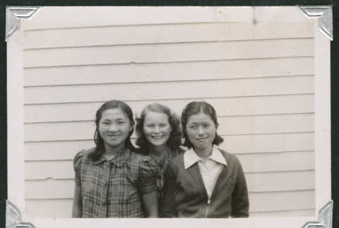Three young girls (ddr-densho-550-130)