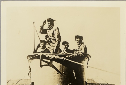 German sailors on the deck of a U-boat (ddr-njpa-13-931)