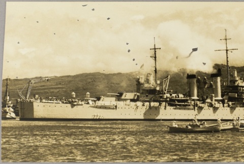 The USS Honolulu in Honolulu harbor (ddr-njpa-13-56)