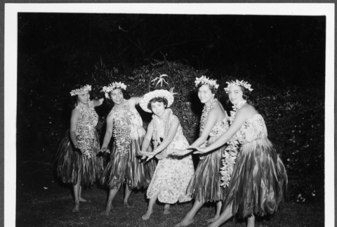 Hula dancers (ddr-densho-363-118)