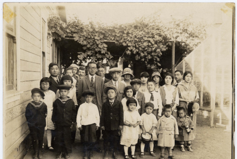 Photograph (ddr-densho-433-1206-mezzanine-51176a8f29)