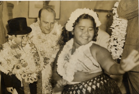 Edgar Bergen and his ventriloquist dummy, Charlie McCarthy, arriving in Hawai'i (ddr-njpa-1-964)