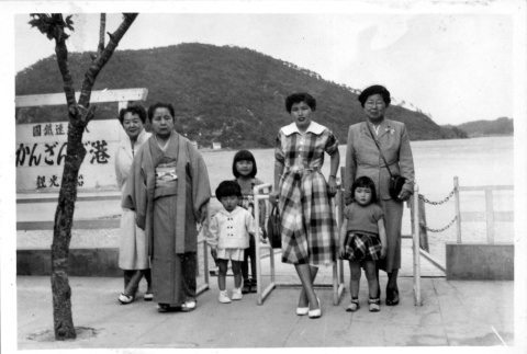 Kamie Taenaka, family reunion (ddr-csujad-25-172)