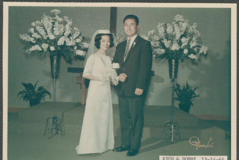 Wedding portrait of Kich and Bobbi (ddr-densho-522-792)