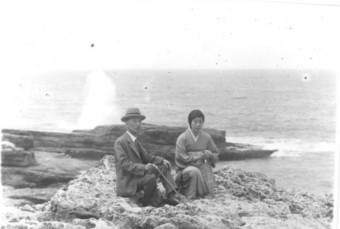 Japanese American man and woman on a beach (ddr-densho-157-116)