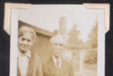 Older couple (ddr-densho-468-483)