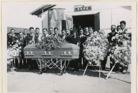 Mourners at Yoshitaro Umemoto's funeral (ddr-densho-37-1565)