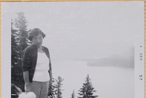 Yoshiko and Leslie Shiomi on overlook (ddr-densho-522-561)
