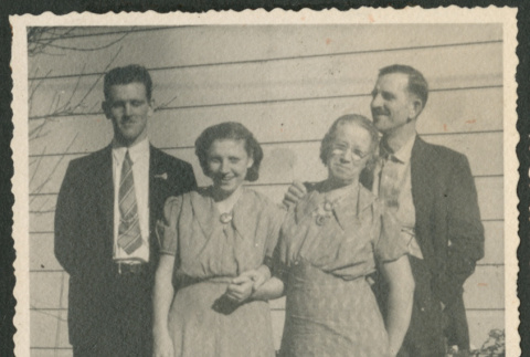 Thompson's Family (ddr-densho-378-1020)