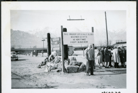 Photograph of Ralph Merritt officially closing Manzanar (ddr-csujad-47-13)