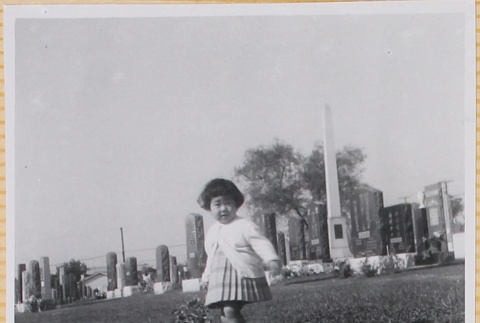 Susan Shiomi in cemetery (ddr-densho-522-314)