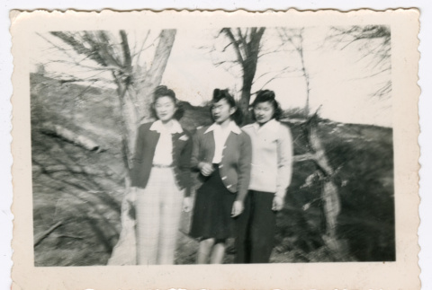 Three women (ddr-densho-550-284)
