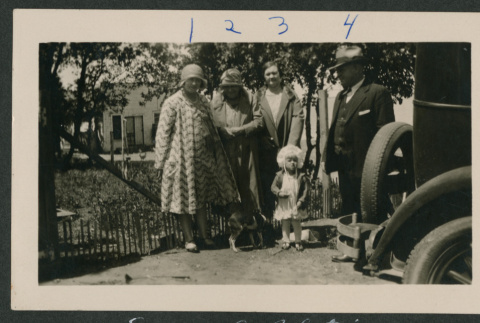 Erma and Relations (ddr-densho-378-869)