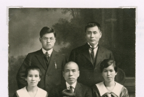 Portrait of the Nakato family (ddr-densho-477-50)